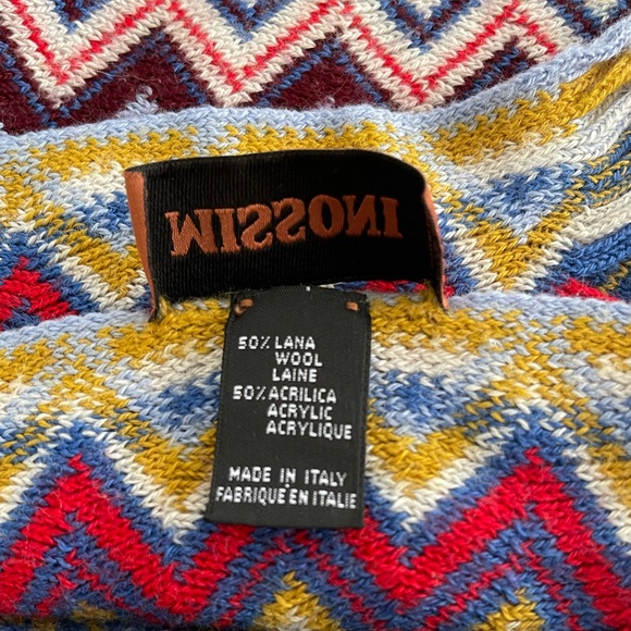 MISSONI Italian wool blend scarf. 60”x22”. Traditional MISSONI zig zag pattern. - Picture 6 of 6